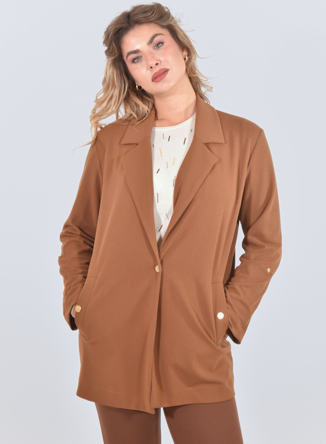 Κομψό ταμπά μακρύ σακάκι με χρυσές λεπτομέρειες