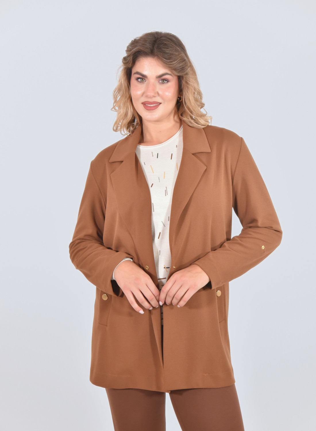 Κομψό ταμπά μακρύ σακάκι με χρυσές λεπτομέρειες