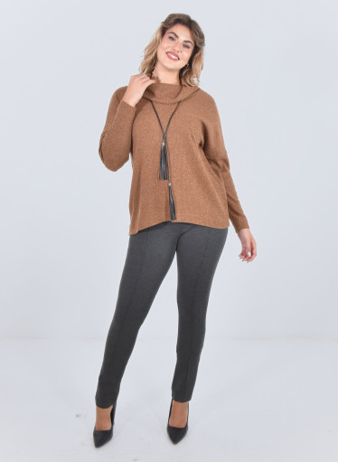 Πλεκτή ταμπά μπλούζα με γιακά και δερμάτινο αξεσουάρ