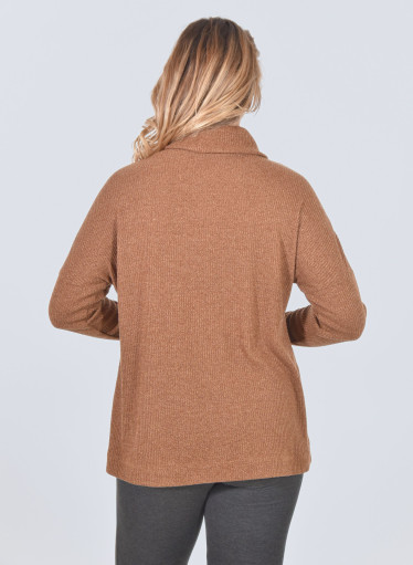 Πλεκτή ταμπά μπλούζα με γιακά και δερμάτινο αξεσουάρ