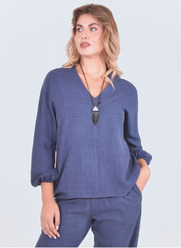 Μπλε ριχτή μονόχρωμη μπλούζα με κολιέ Μπλε ριχτή μονόχρωμη μπλούζα με κολιέ