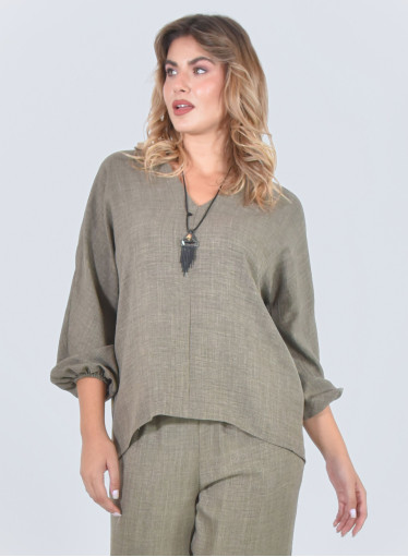 Δροσερή ριχτή μονόχρωμη μπλούζα με κολιέ