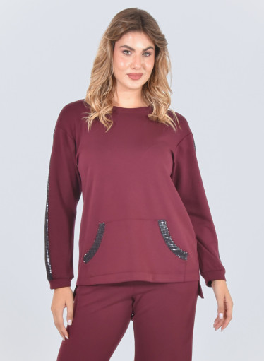 Άνετη βουργουνδί μπλούζα φόρμας με μαύρες λάμψεις