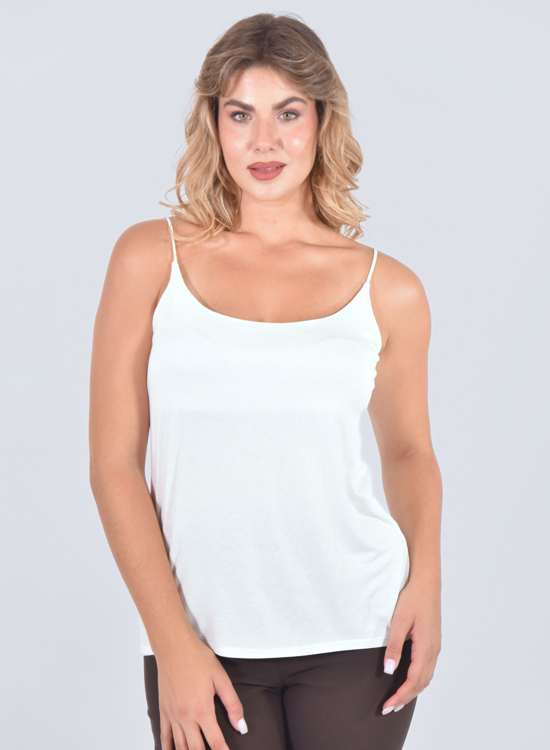 Λευκό καθημερινό τοπ με τιράντες