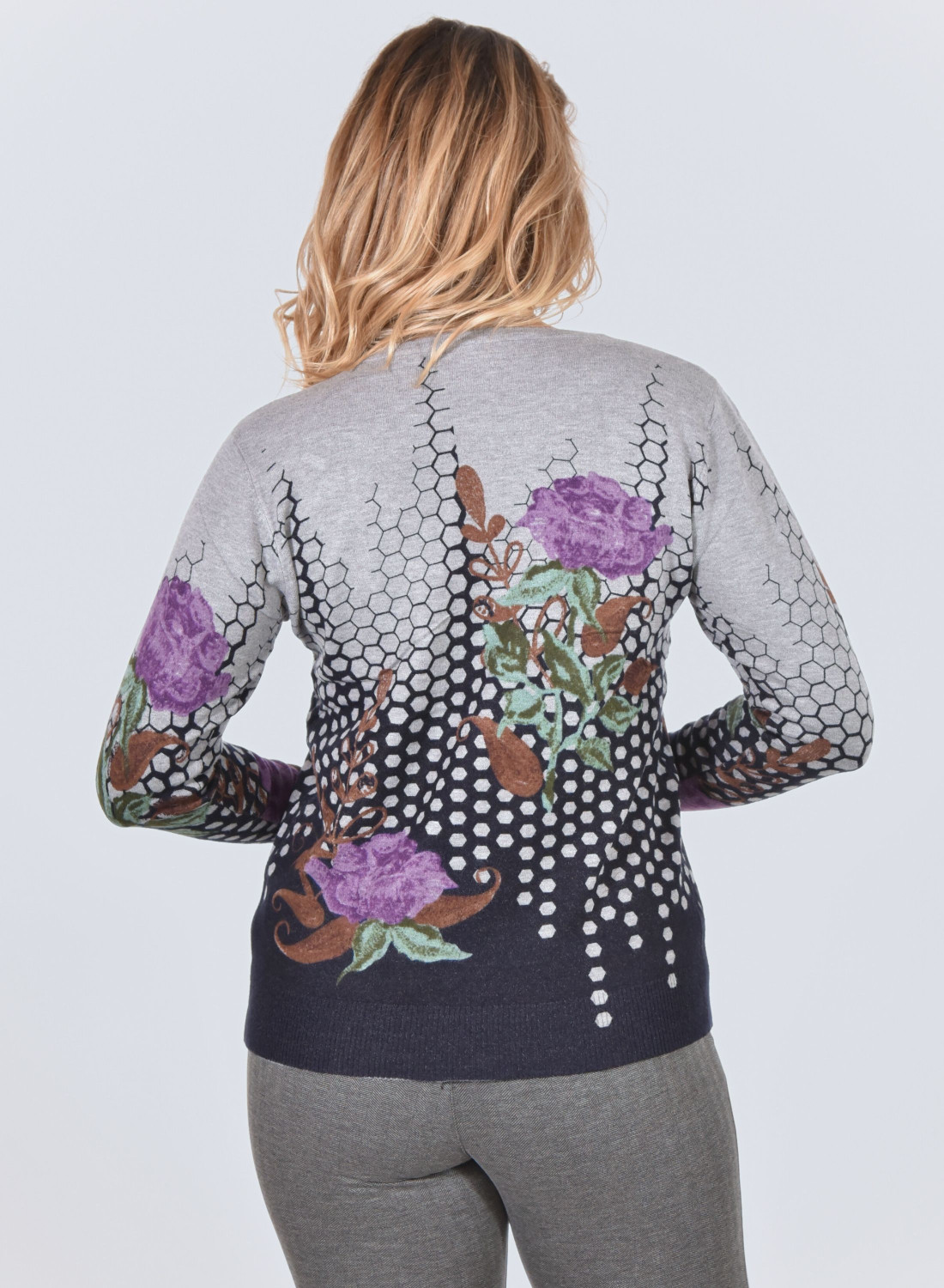 Πλεκτή μπλούζα σε γκρι - μαύρο print με μωβ floral στοιχεία Πλεκτή μπλούζα σε γκρι - μαύρο print με μωβ floral στοιχεία