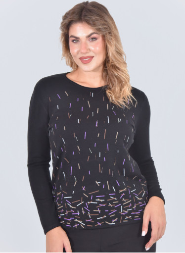 Άνετη μαύρη μπλούζα με ανάγλυφα διακριτικά σχέδια