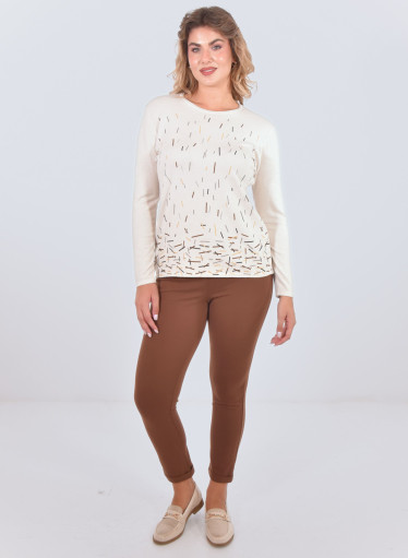 Άνετη μπεζ μπλούζα με ανάγλυφα διακριτικά σχέδια