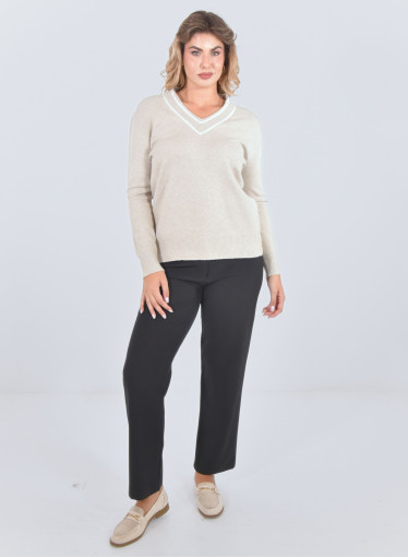 Μονόχρωμη πλεκτή μπεζ μπλούζα με V λαιμόκοψη