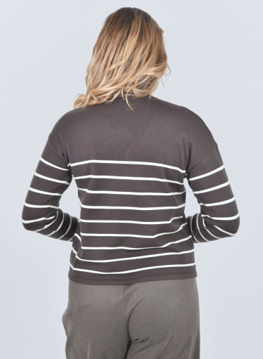 Μοδάτη πλεκτή μπλούζα με ριγέ σχέδιο