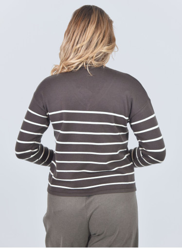 Μοδάτη πλεκτή μπλούζα με ριγέ σχέδιο