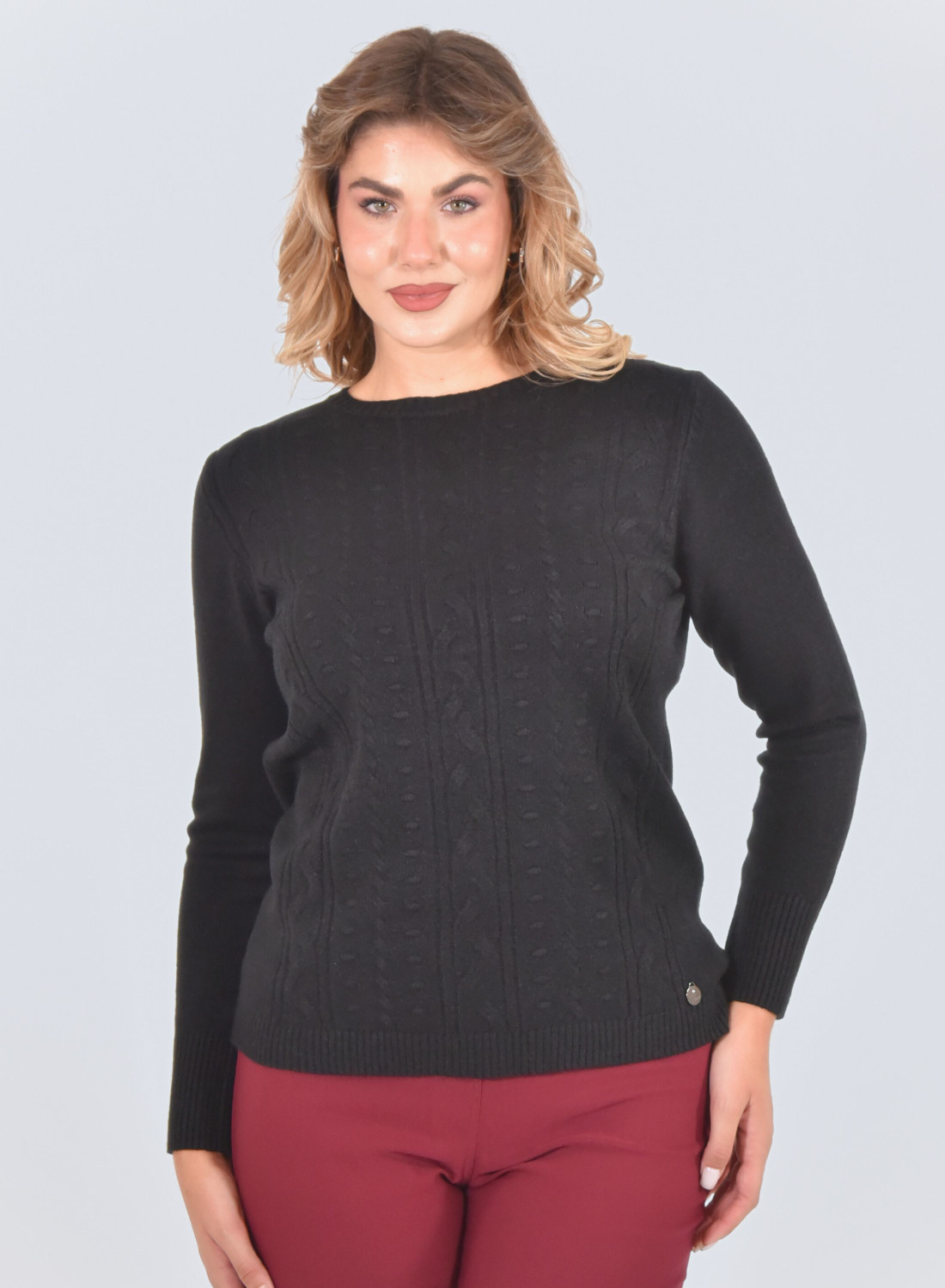 Μπλούζα μαυρ΄ή πλεκτή με ανάγλυφο σχέδιο πλεξούδα