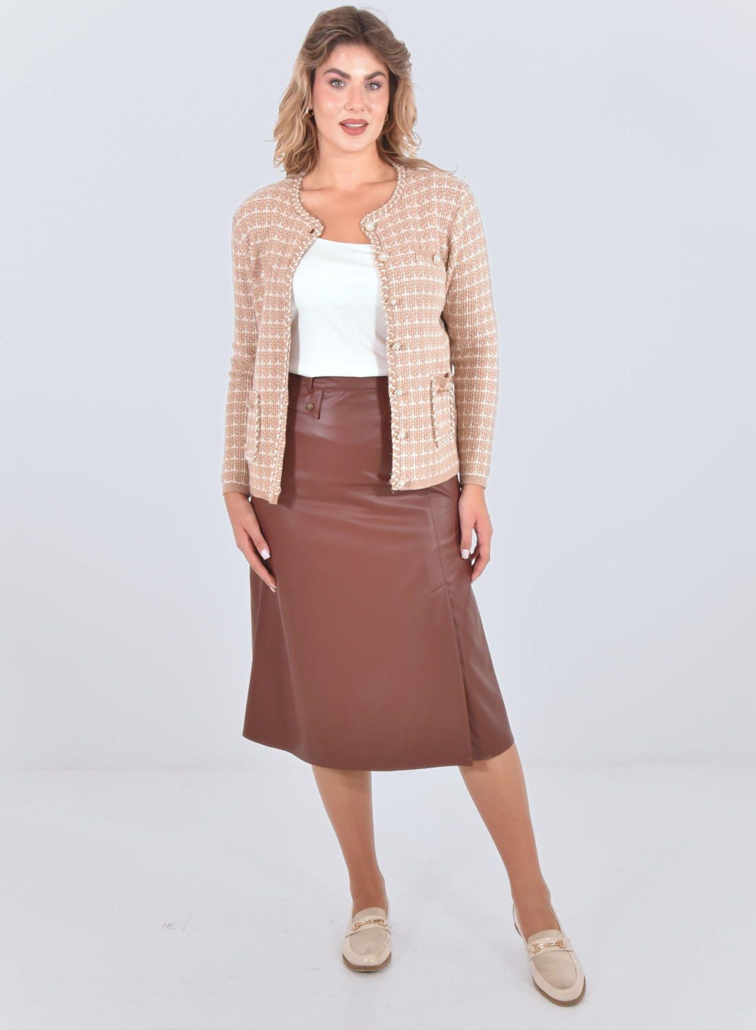 Ζακέτα σικάτη με κουμπάκια σε μπεζ χρώμα