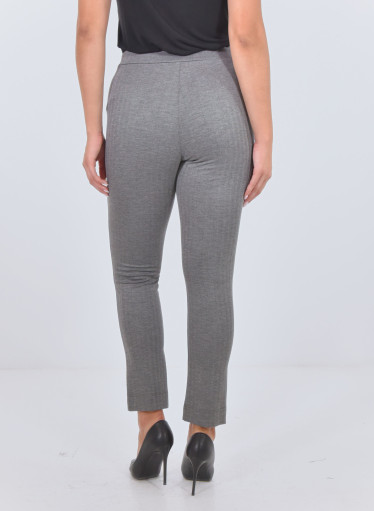 Παντελόνι - κολάν γκρι με διακριτική ανάγλυφη ρίγα Παντελόνι - κολάν γκρι με διακριτική ανάγλυφη ρίγα