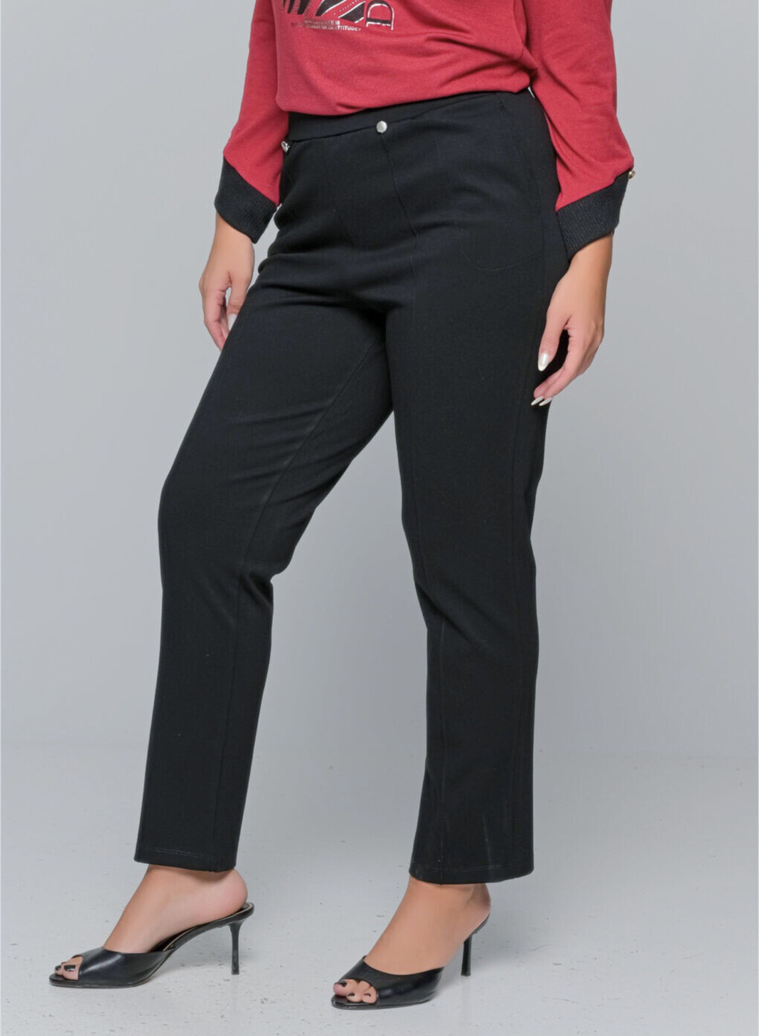 Μαύρο παντελόνι - κολάν με λάστιχο και ανάγλυφη λεπτομέρεια ραφής