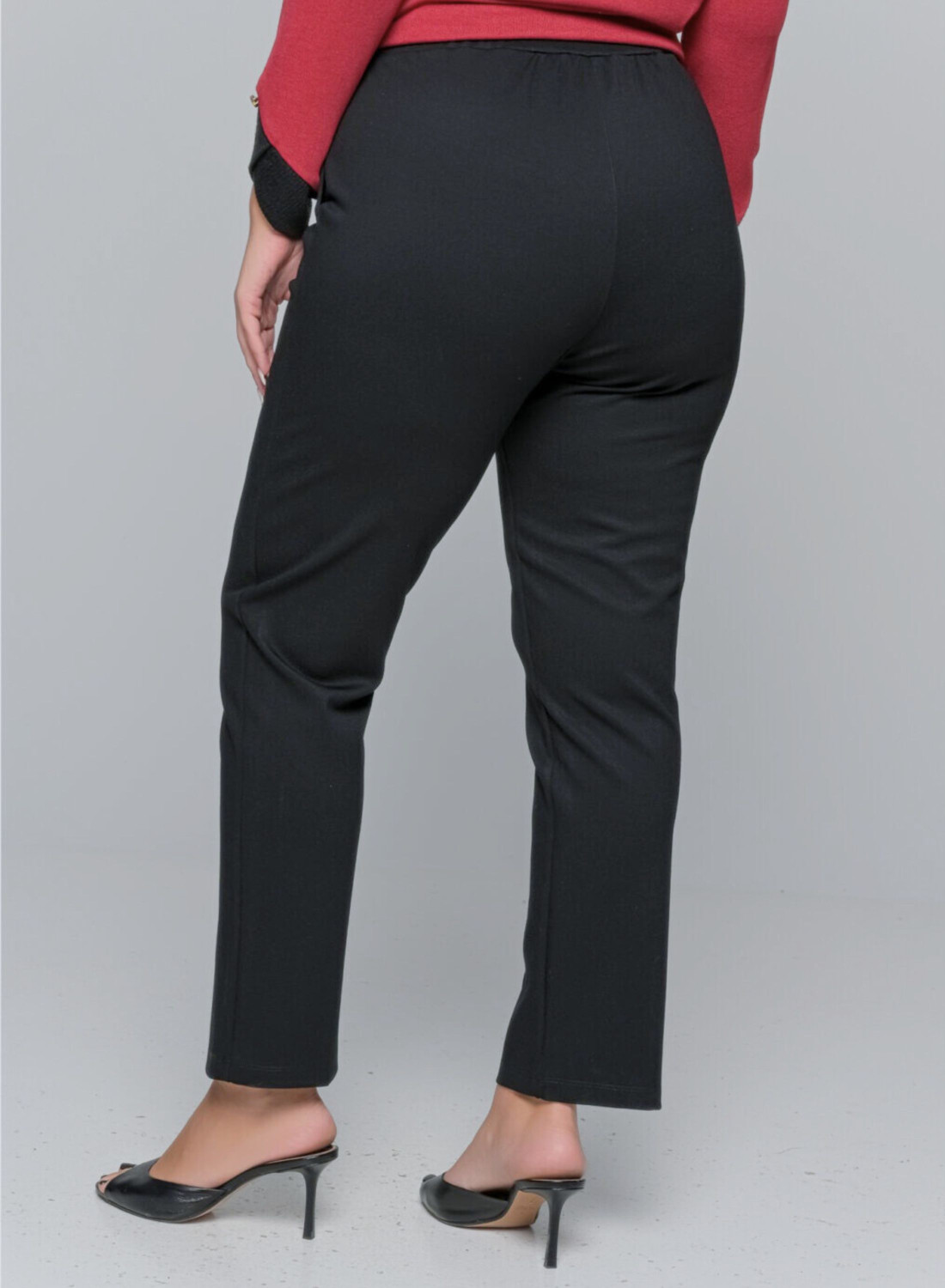 Μαύρο παντελόνι - κολάν με λάστιχο και ανάγλυφη λεπτομέρεια ραφής