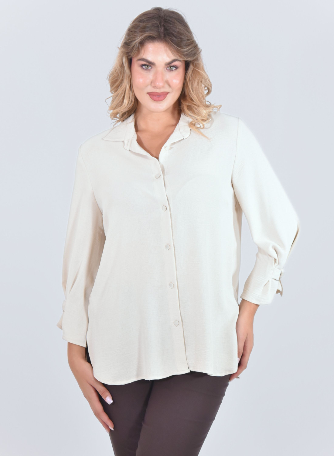 Μονόχρωμo εκρού πουκάμισο με γιακά