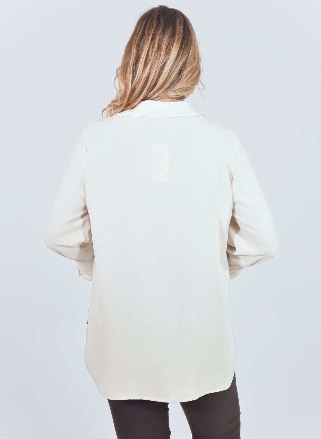 Μονόχρωμo εκρού πουκάμισο με γιακά