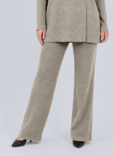 Μπεζ πλεκτό ελαστικό παντελόνι φόρμας σε άνετη γραμμή