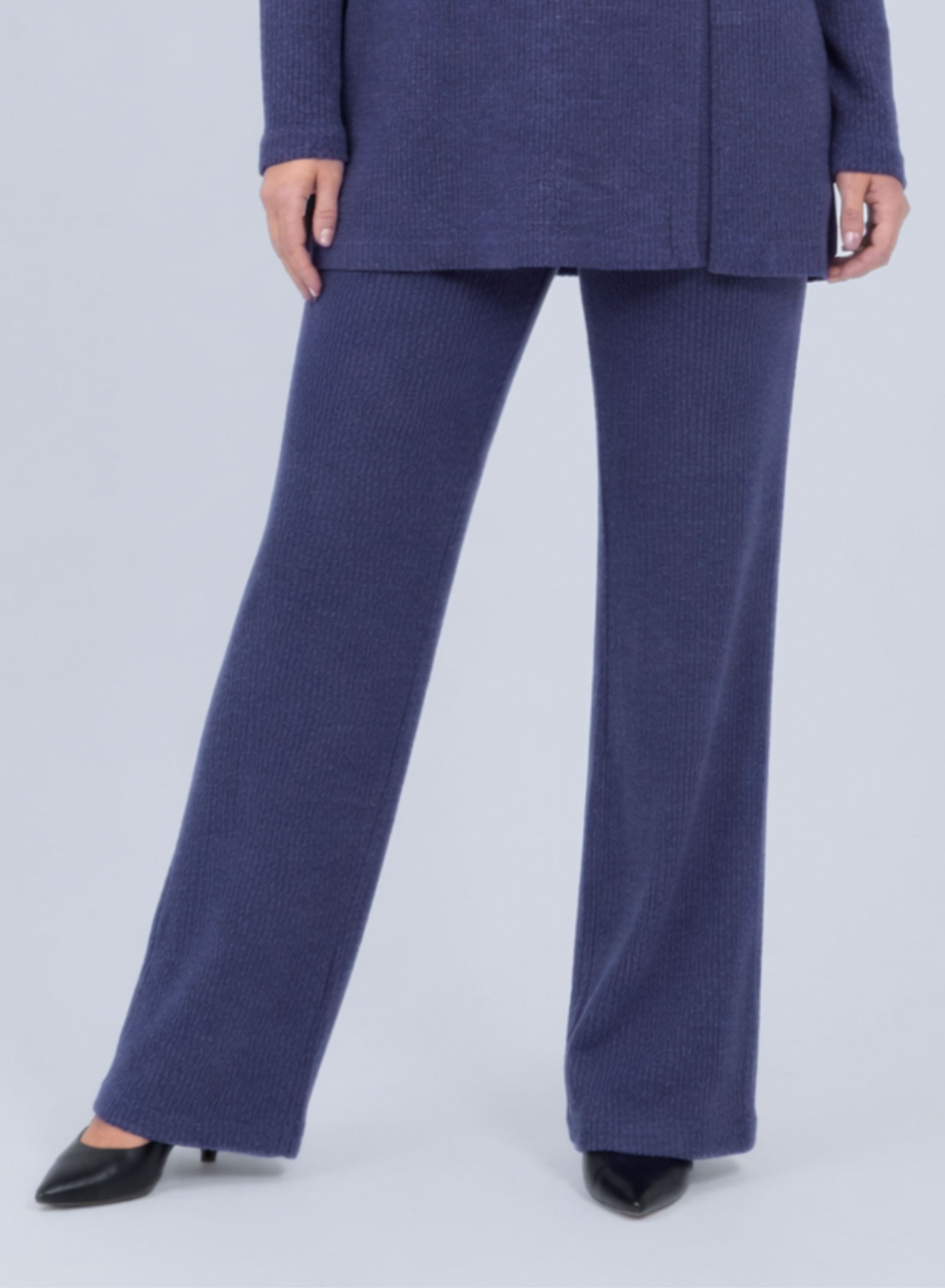 Μπλε πλεκτό ελαστικό παντελόνι φόρμας σε άνετη γραμμή