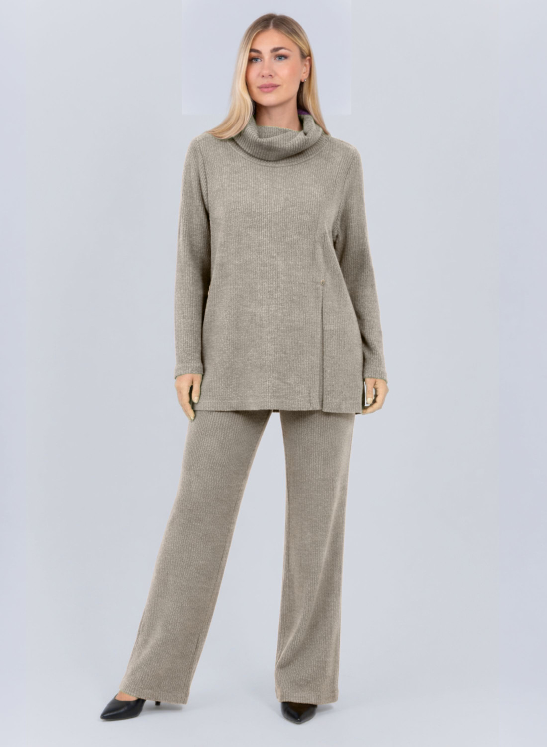 Μπεζ πλεκτό ελαστικό παντελόνι φόρμας σε άνετη γραμμή