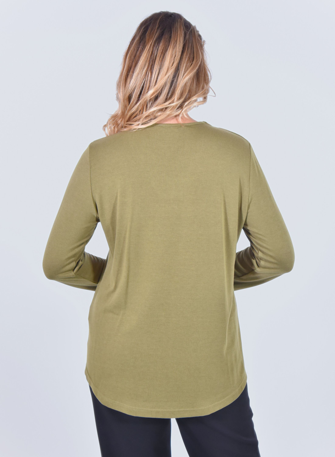Ευκολοφ΄όρετη λαδί μπλούζα σε άλφα γραμμή