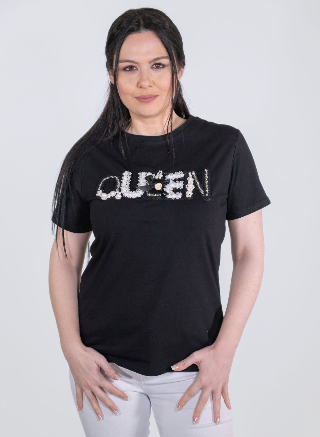 Μαύρο βαμβακερό t-shirt με "QUEEN" κεντητή στάμπα Μαύρο βαμβακερό t-shirt με "QUEEN" κεντητή στάμπα