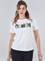 Λευκό βαμβακερό t-shirt με "QUEEN" κεντητή στάμπα Λευκό βαμβακερό t-shirt με "QUEEN" κεντητή στάμπα