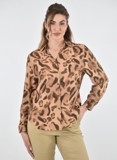 Λεοπάρ πουκάμισο σε γήινες αποχρώσεις