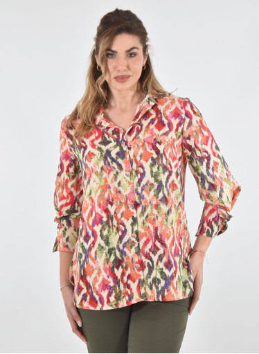 Εμπριμέ πουκάμισο σε φωτεινά χρώματα