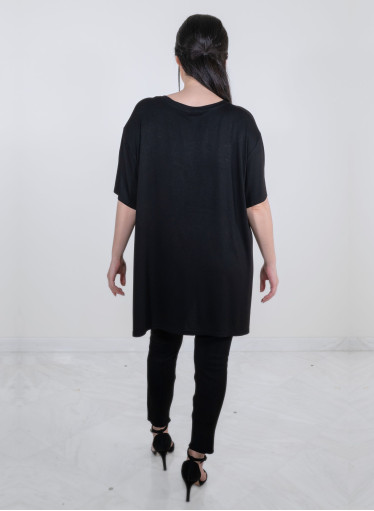 Ανάλαφρη μαύρη ασύμμετρη μπλούζα