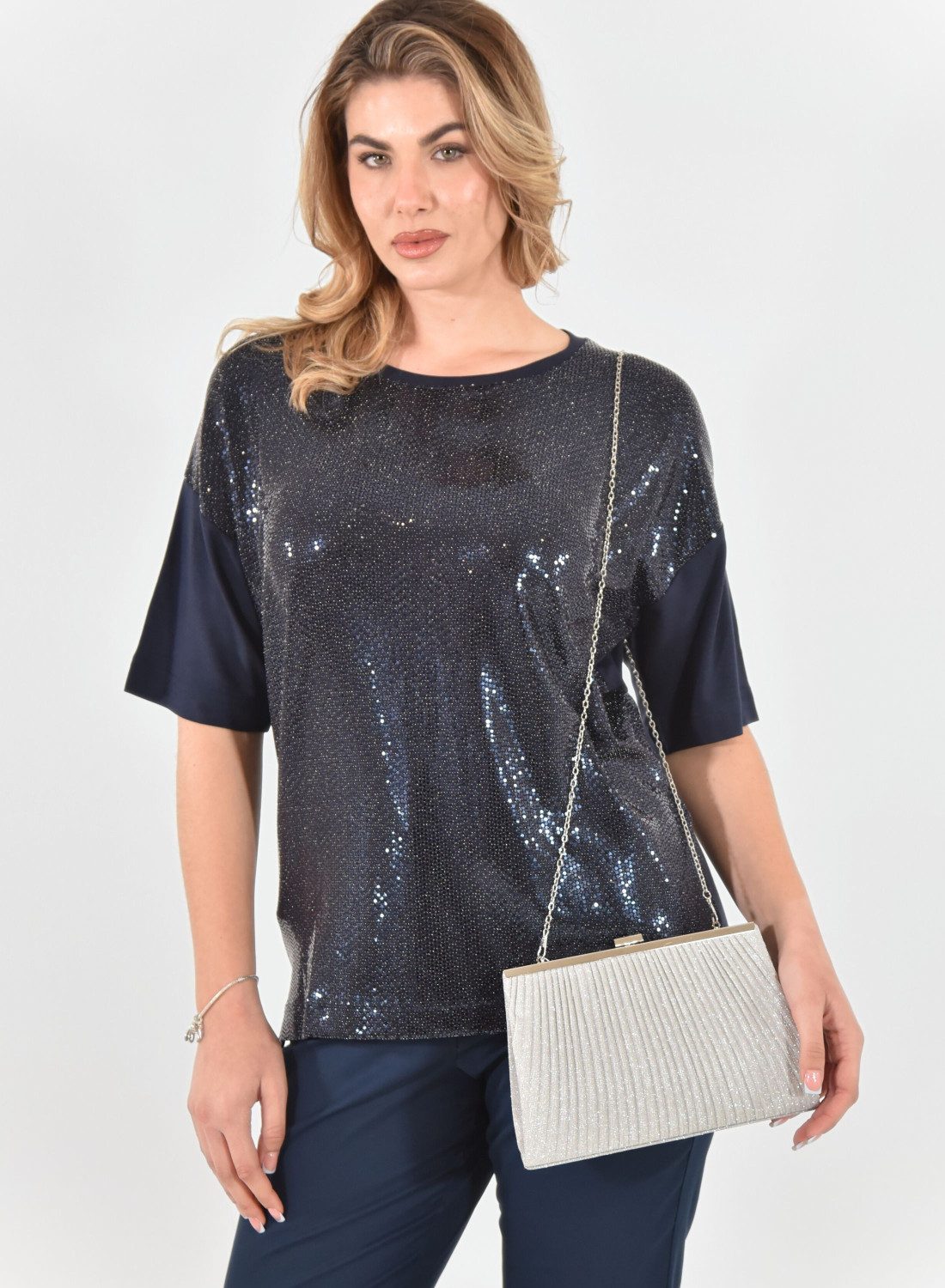 Αμπιγιέ εντυπωσιακό clutch bag με ασημένια αλυσίδα Αμπιγιέ εντυπωσιακό clutch bag με ασημένια αλυσίδα