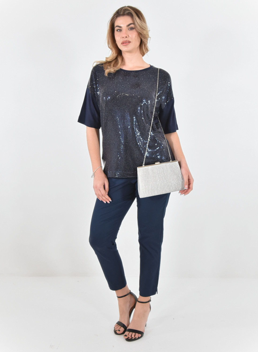 Αμπιγιέ εντυπωσιακό clutch bag με ασημένια αλυσίδα Αμπιγιέ εντυπωσιακό clutch bag με ασημένια αλυσίδα