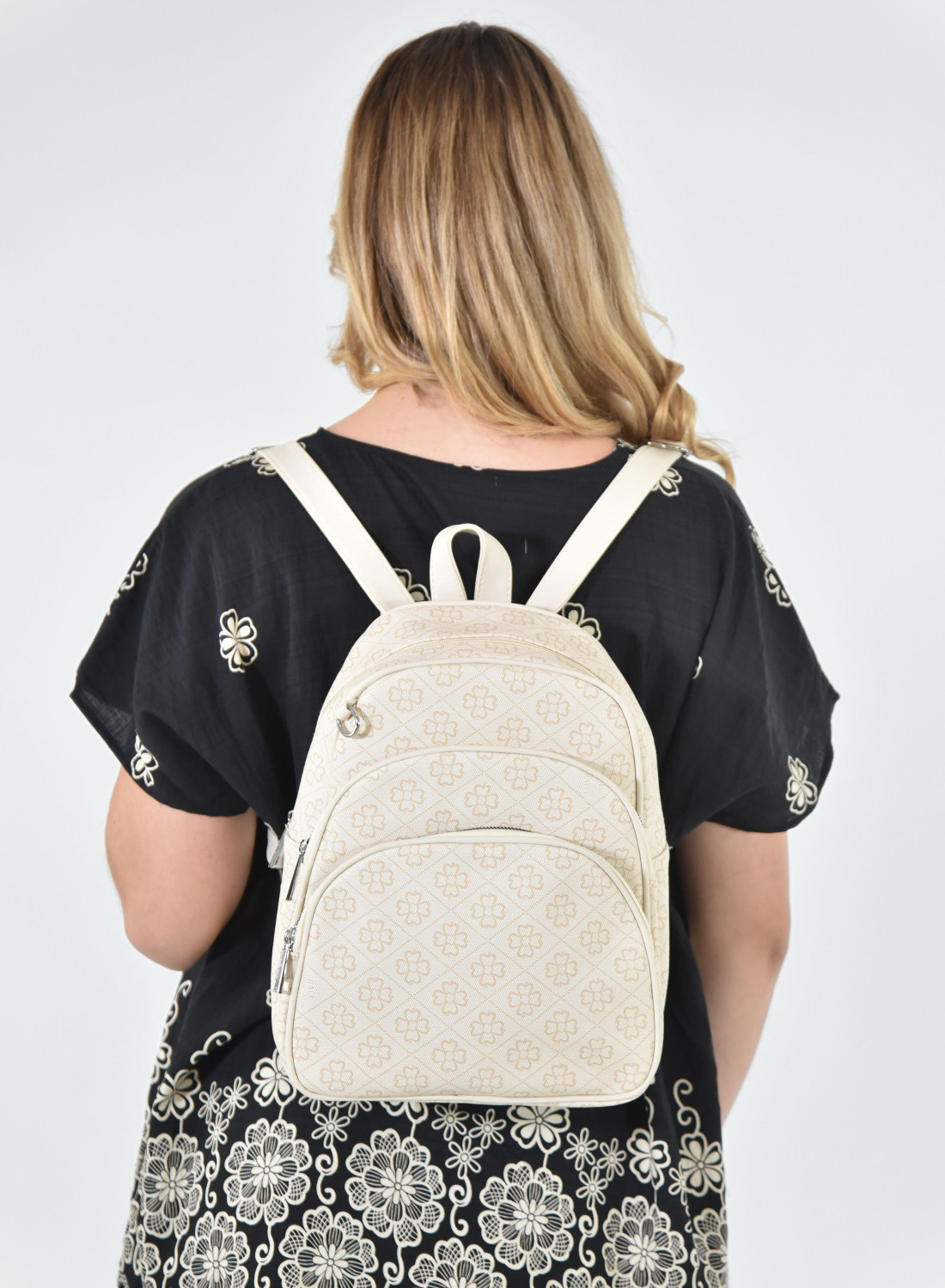 Μοντέρνο εκρού backpack με prints και 3 ξεχωριστές θήκες Μοντέρνο εκρού backpack με prints και 3 ξεχωριστές θήκες