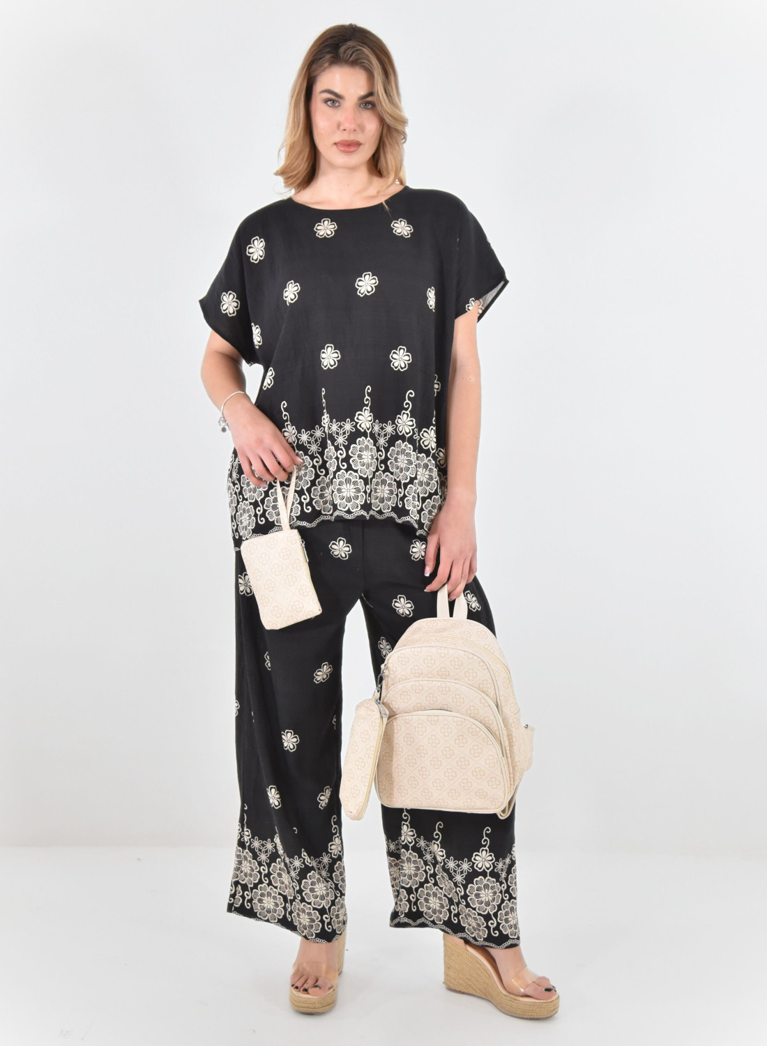 Μοντέρνο εκρού backpack με prints και 3 ξεχωριστές θήκες Μοντέρνο εκρού backpack με prints και 3 ξεχωριστές θήκες