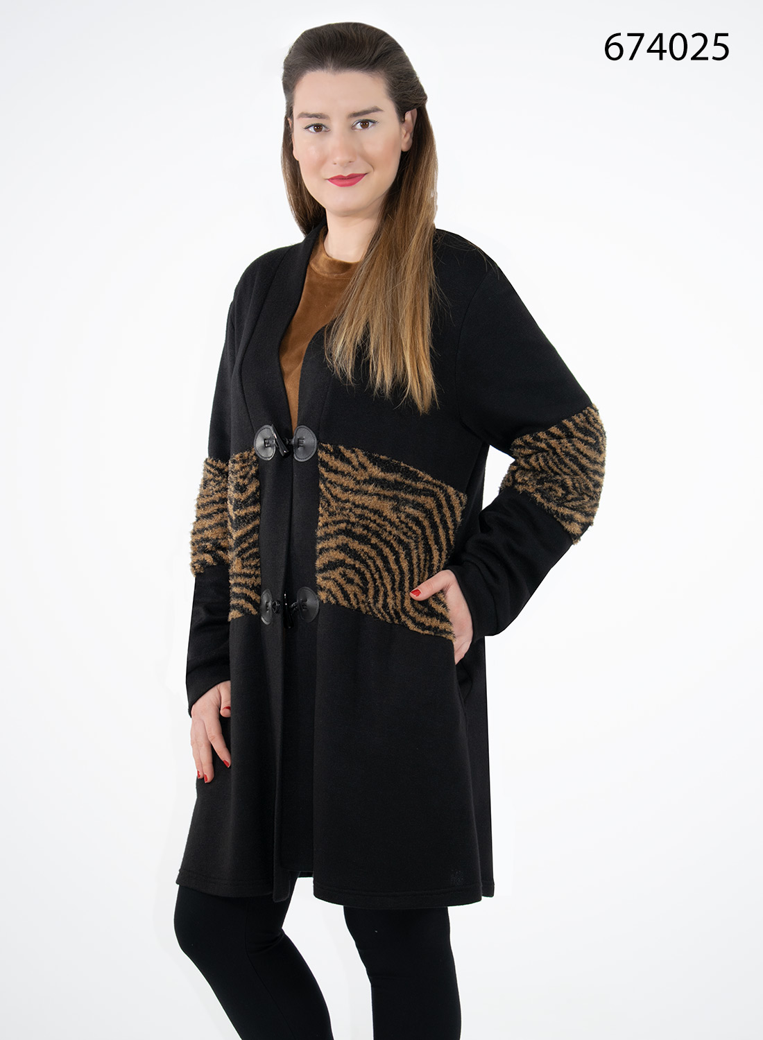 Μαύρη ζακέτα με animal print σχέδιο Μαύρη ζακέτα με animal print σχέδιο