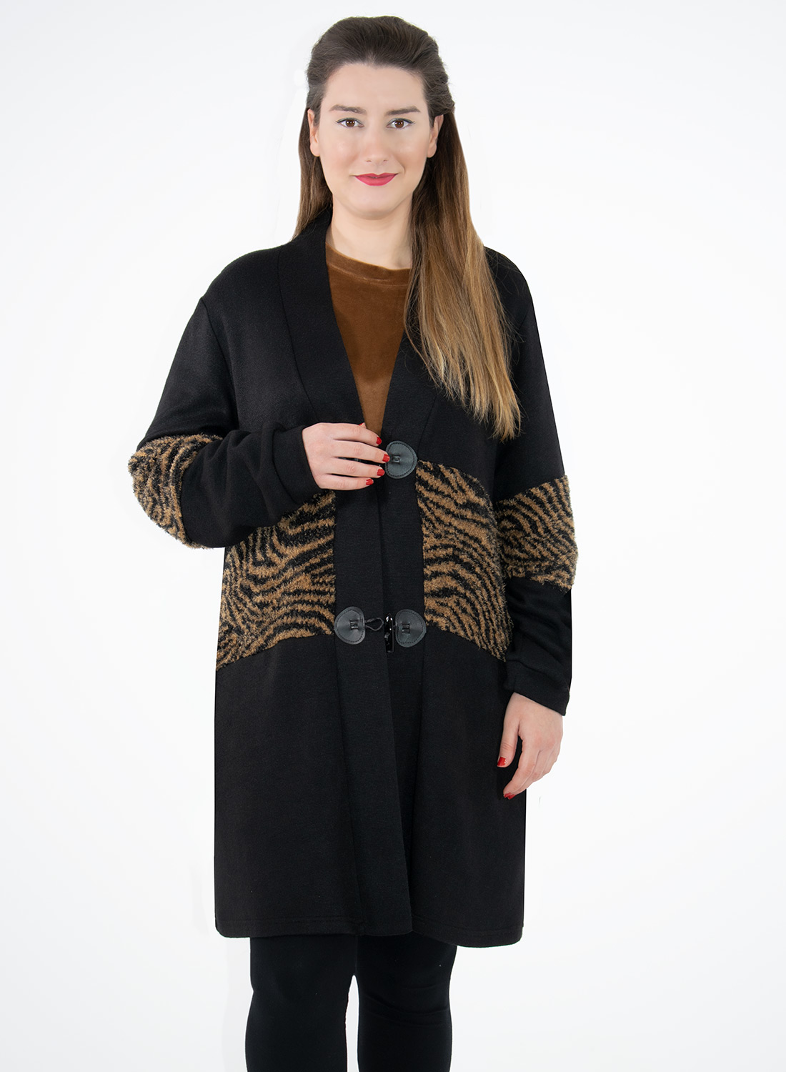 Μαύρη ζακέτα με animal print σχέδιο Μαύρη ζακέτα με animal print σχέδιο