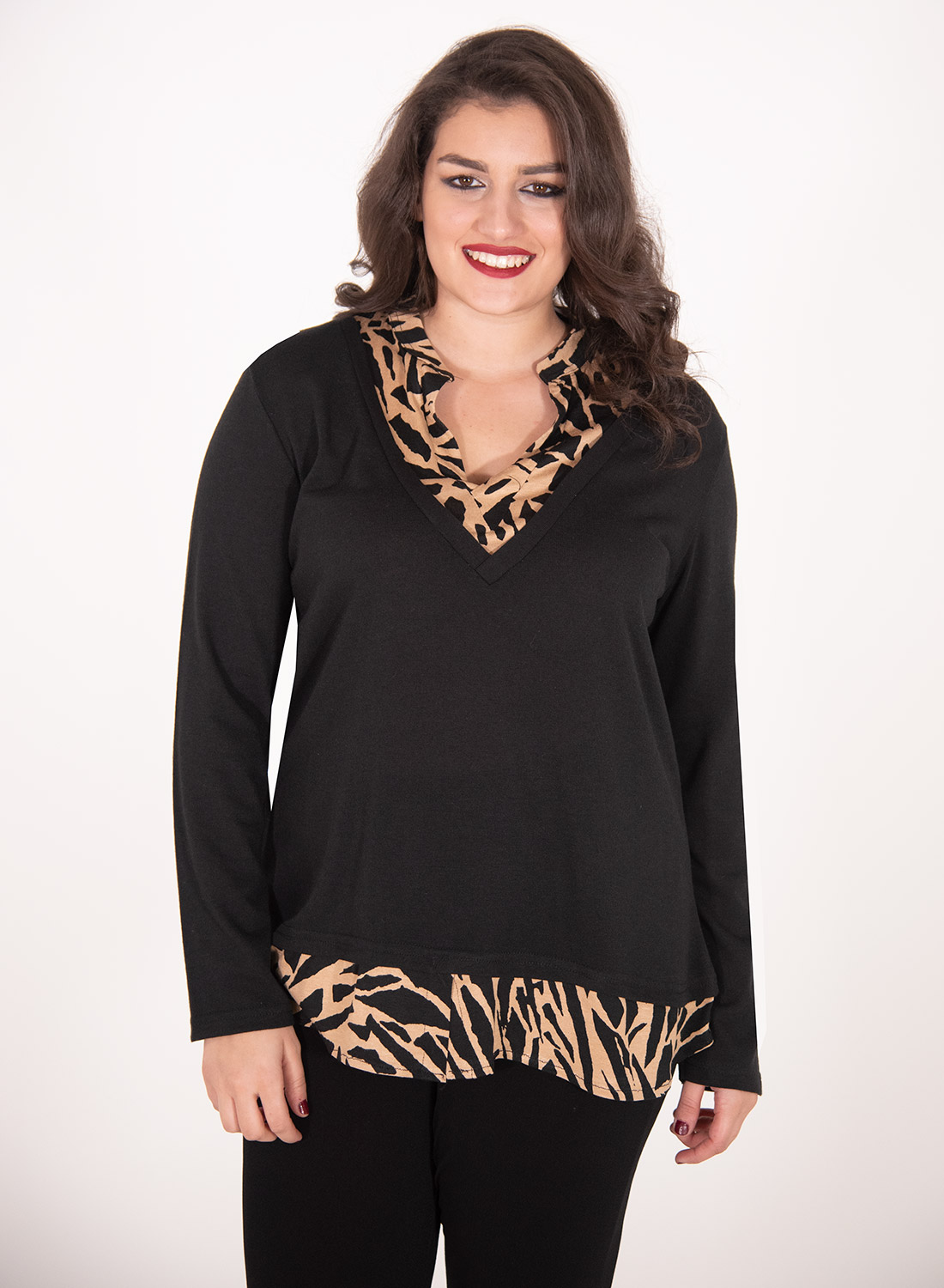 Μαύρη μπλούζα με animal print σχέδιο Μαύρη μπλούζα με animal print σχέδιο