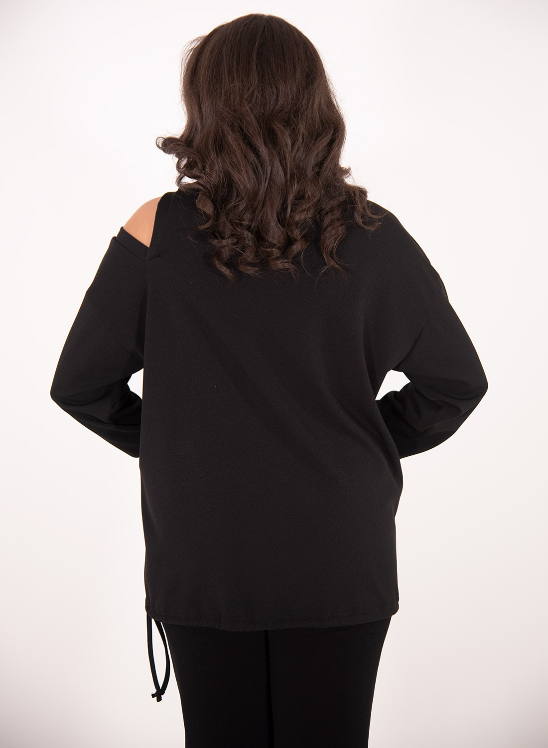 Μαύρη εντυπωσιακή θηλυκή μπλούζα