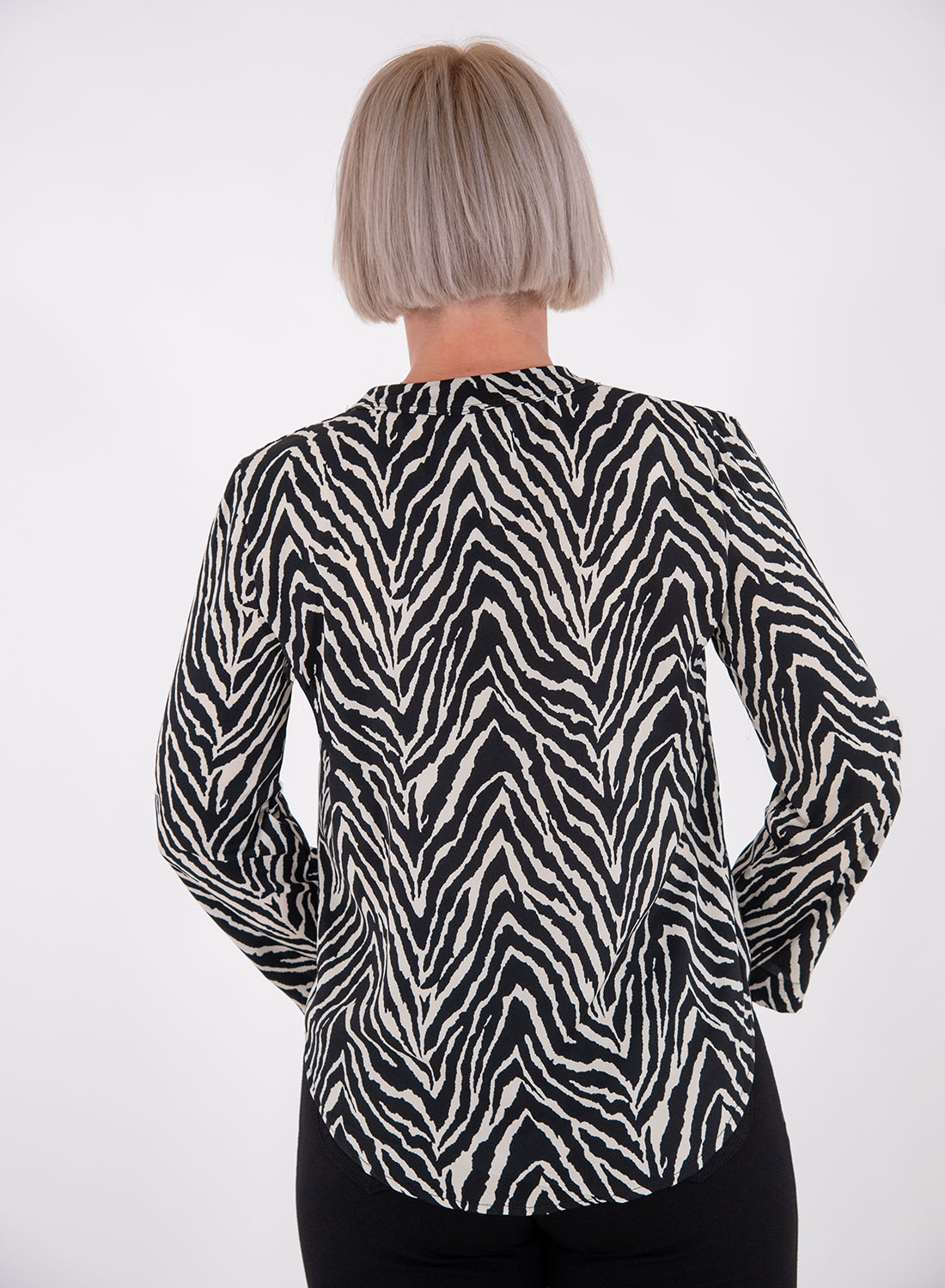 Ασπρόμαυρη animal print μπλούζα Ασπρόμαυρη animal print μπλούζα