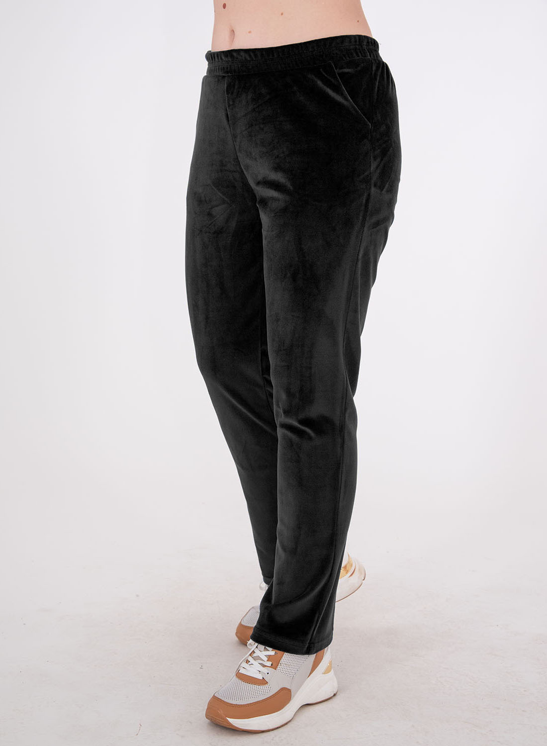 Μαύρο βελουτέ παντελόνι σε ίσια γραμμή