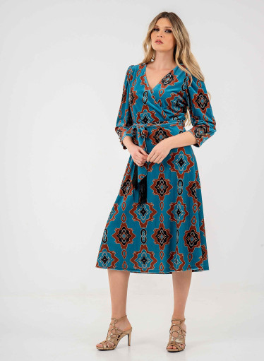 Midi βελουτέ φόρεμα με μοντέρνο μοτίβο