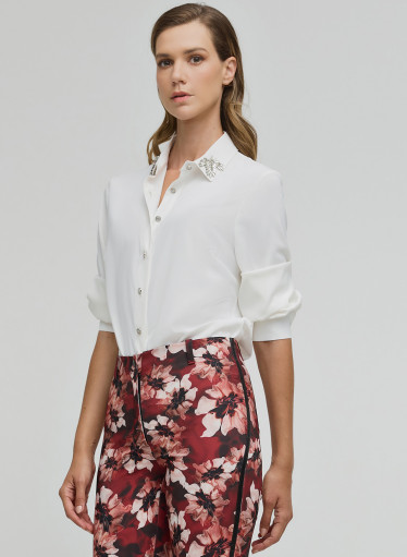 Κομψό πουκάμισο με στρας Κομψό πουκάμισο με στρας