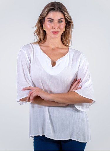 Διαχρονική λευκή μπλούζα με ασημί λεπτομέρεια Διαχρονική λευκή μπλούζα με ασημί λεπτομέρεια