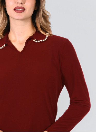 Μπορντό μπλούζα με γιακά κεντημένο με πέρλες