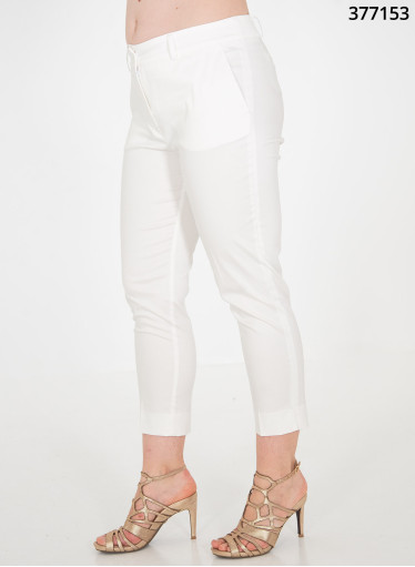 Λευκό κοντό παντελόνι