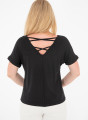 Μαύρη κοντομάνικη μπλούζα με σχέδιο στην πλάτη