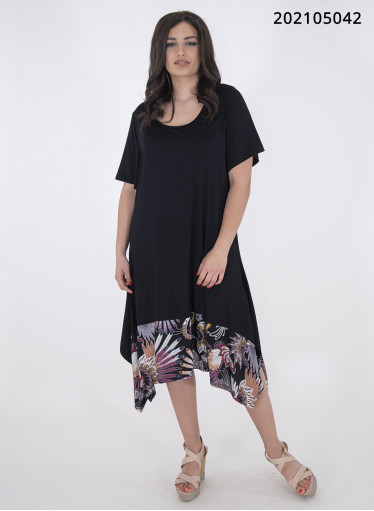 Μαύρο ριχτό φόρεμα με εμπριμέ τελείωμα