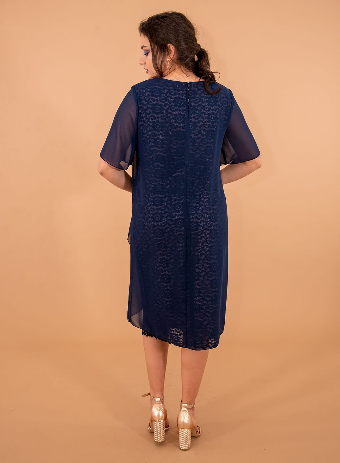 Μπλε δαντελένιο φόρεμα με αέρινο κιμονό από μουσελίνα