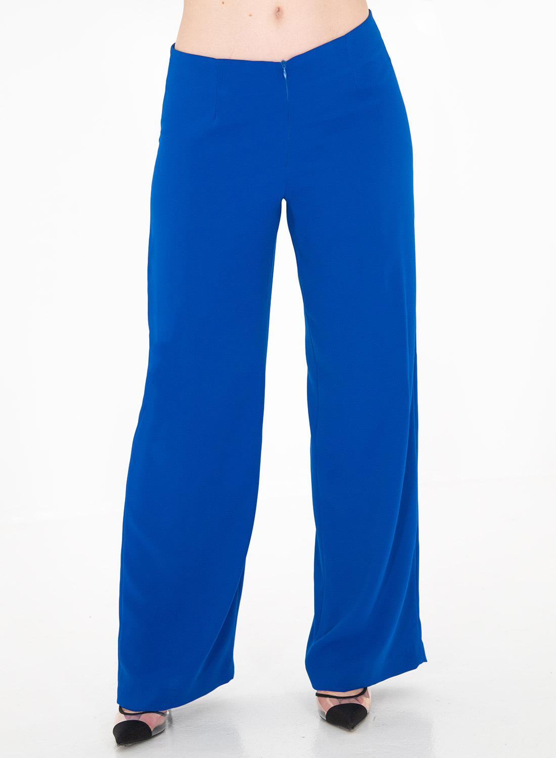 Κολακευτικό μπλε σετ με παντελόνα