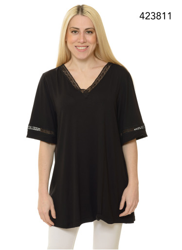 Ευκολοφόρετη μαύρη μπλούζα Ευκολοφόρετη μαύρη μπλούζα